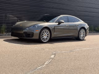 2022 Porsche Panamera's photo