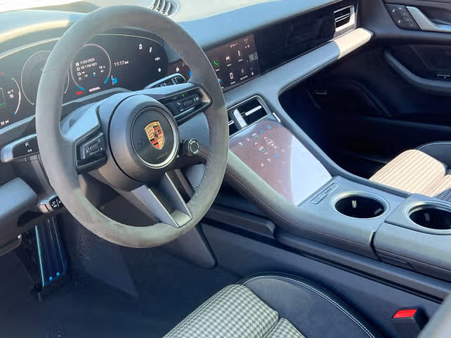 2025 Porsche Taycan Base - Photo 26