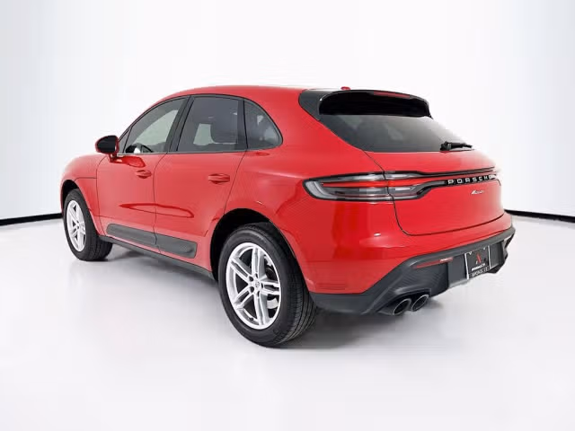 2025 Porsche Macan T - Photo 18