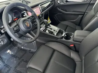 2026 Porsche Macan S - Photo 29