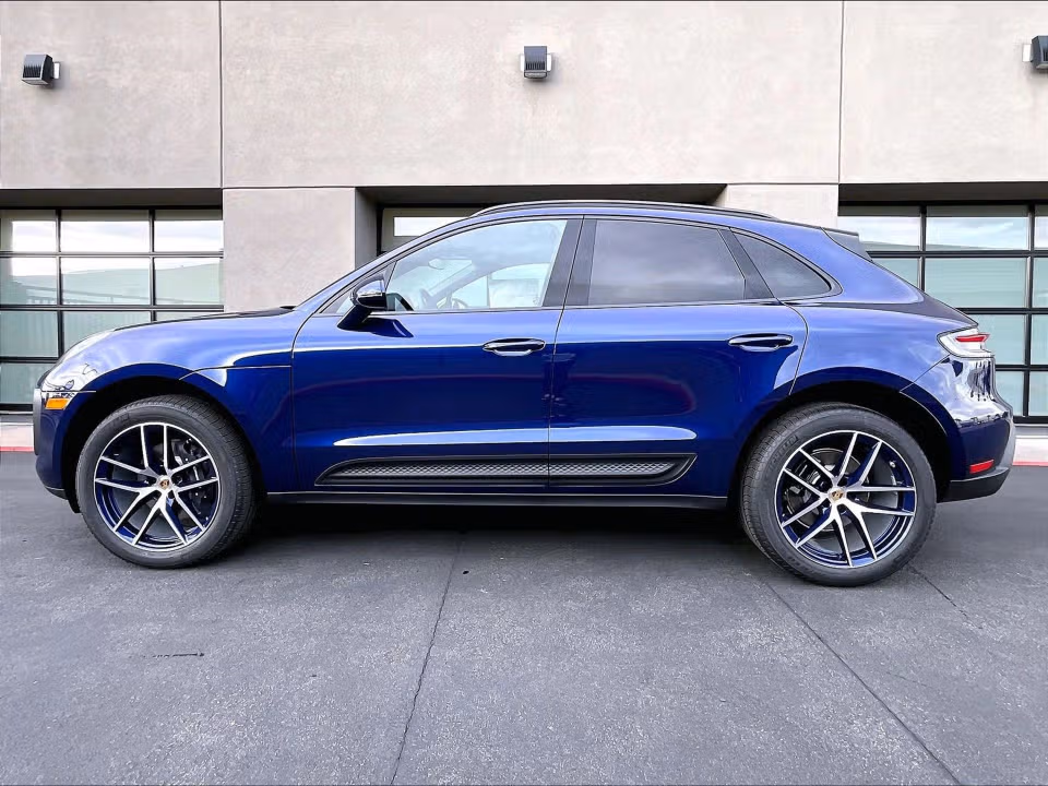 2026 Porsche Macan - Photo 11