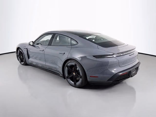 2026 Porsche Taycan GTS - Photo 18