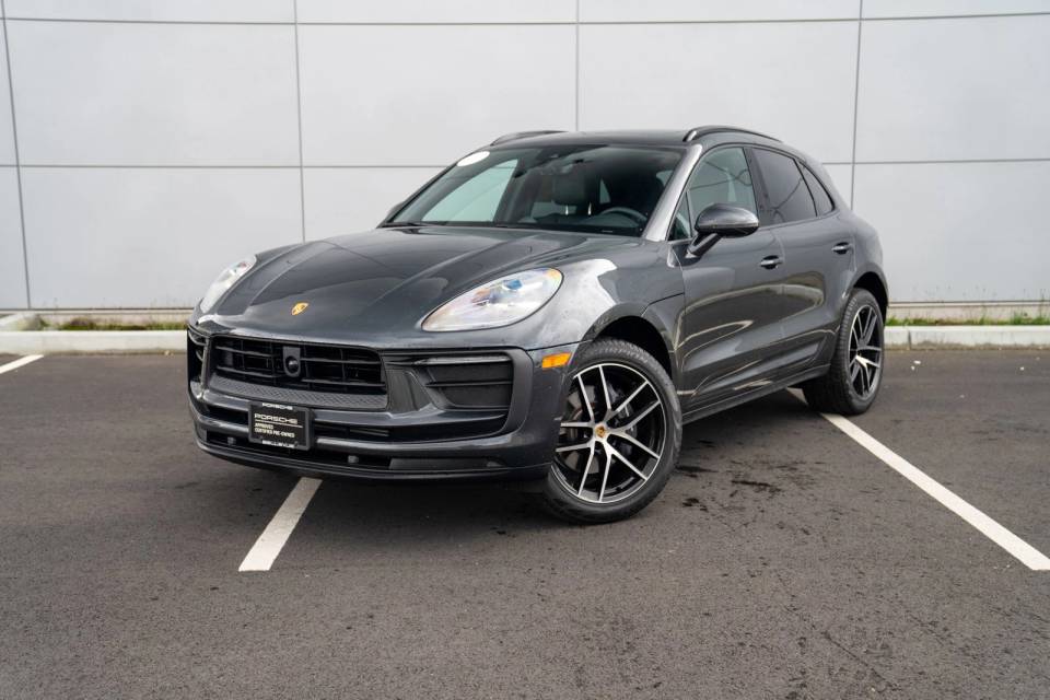 2025 Porsche Macan T
