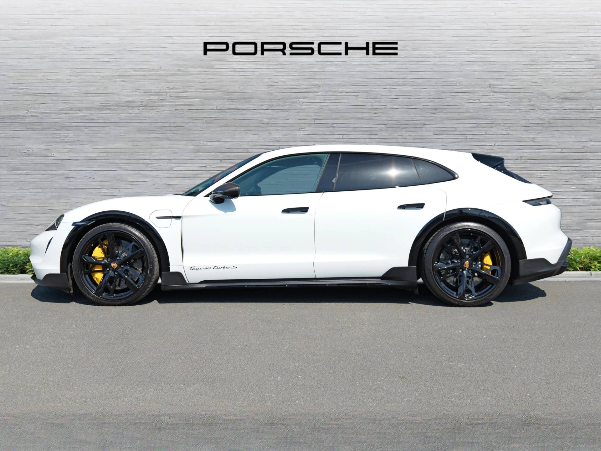 Taycan Turbo S Cross Turismo, photo 2 of 42