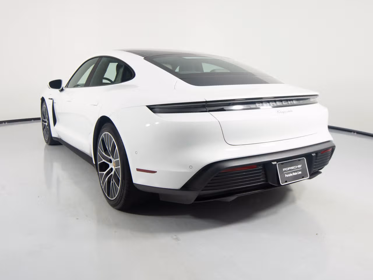 2025 Porsche Taycan 20