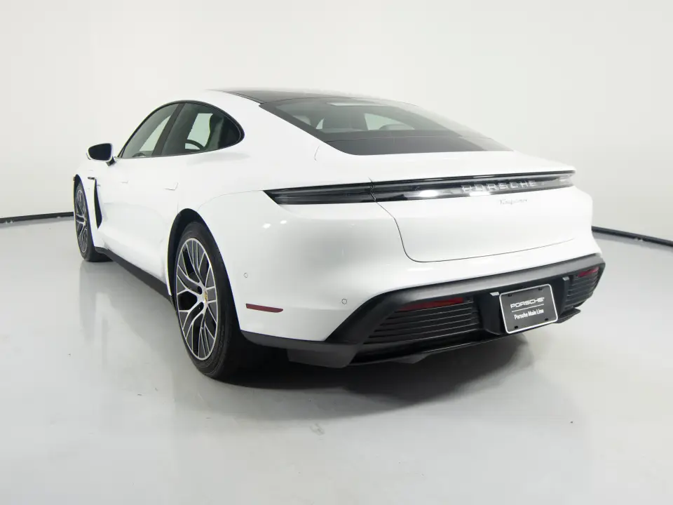 2025 Porsche Taycan 23