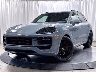 2025 Porsche Cayenne GTS's photo