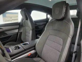 2025 Porsche Taycan Base - Photo 37