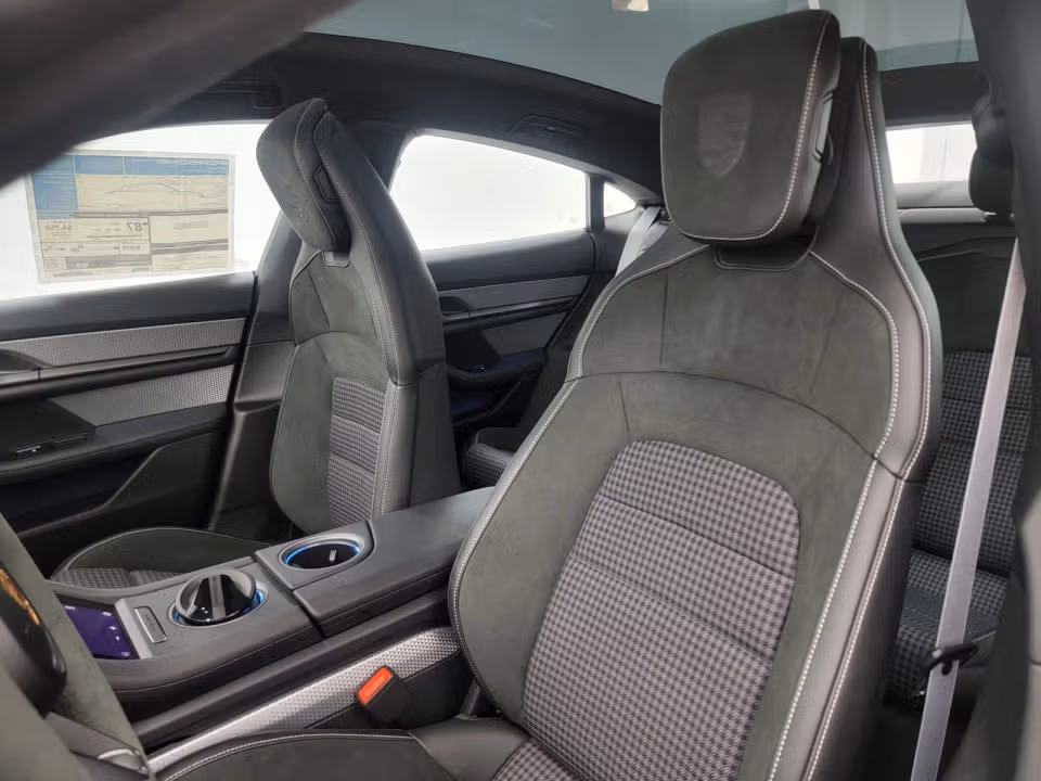 2025 Porsche Taycan Base - Photo 35