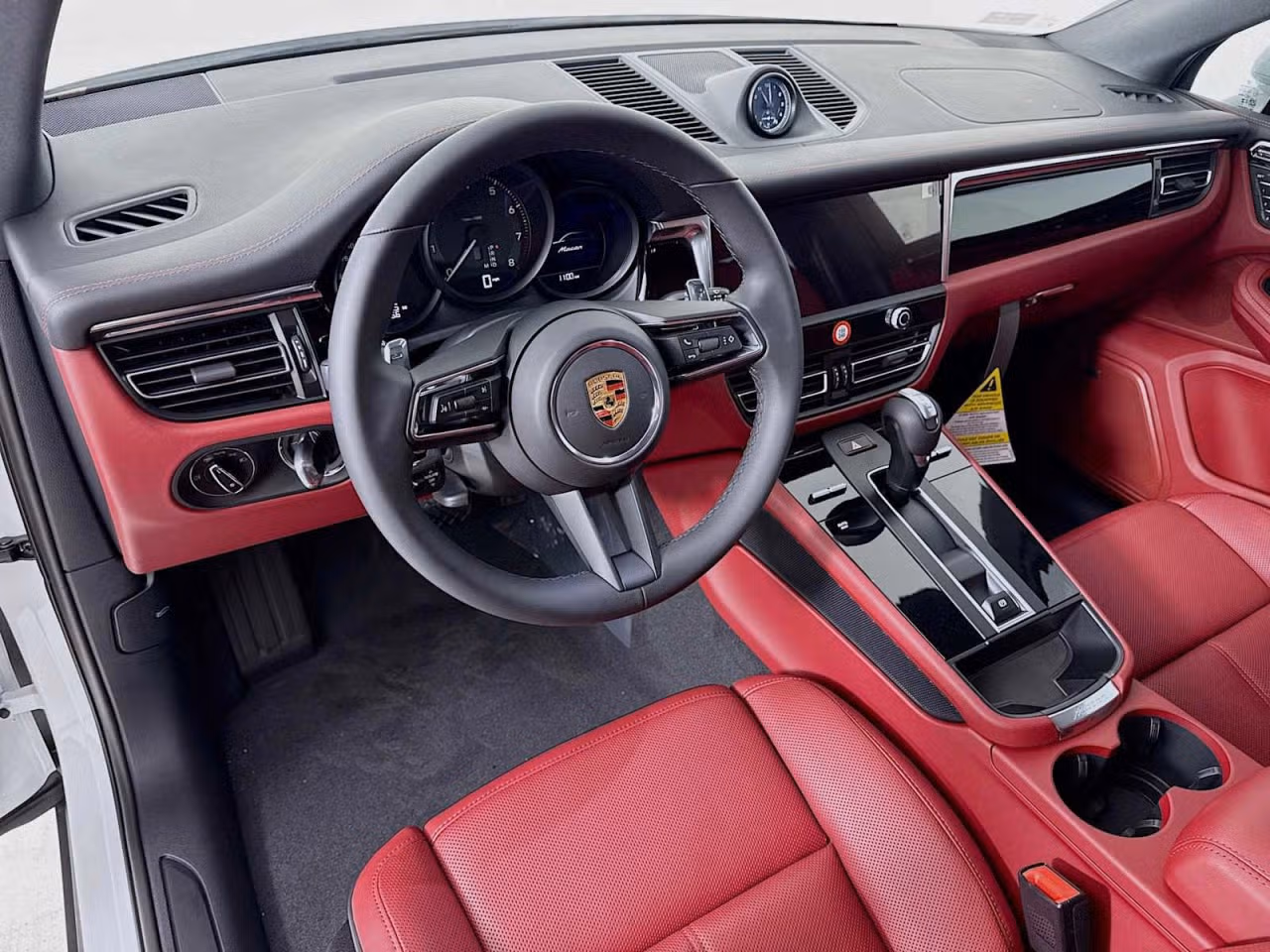 2026 Porsche Macan T - Photo 28