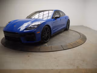 2026 Porsche Panamera GTS's photo