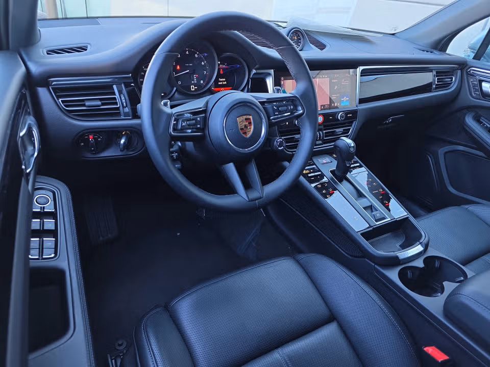 2026 Porsche Macan - Photo 27