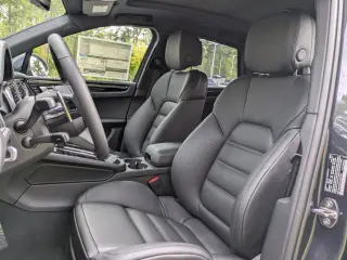 2026 Porsche Macan T - Photo 37
