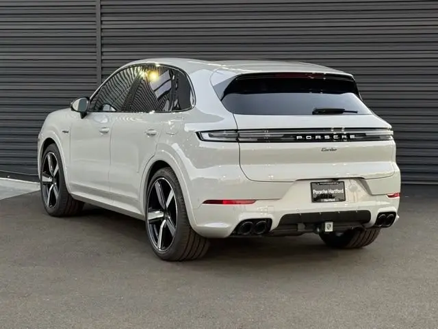2025 Porsche Cayenne Turbo E-Hybrid - Photo 23