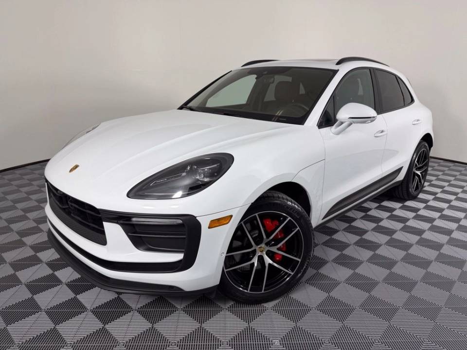 2023 Porsche Macan T