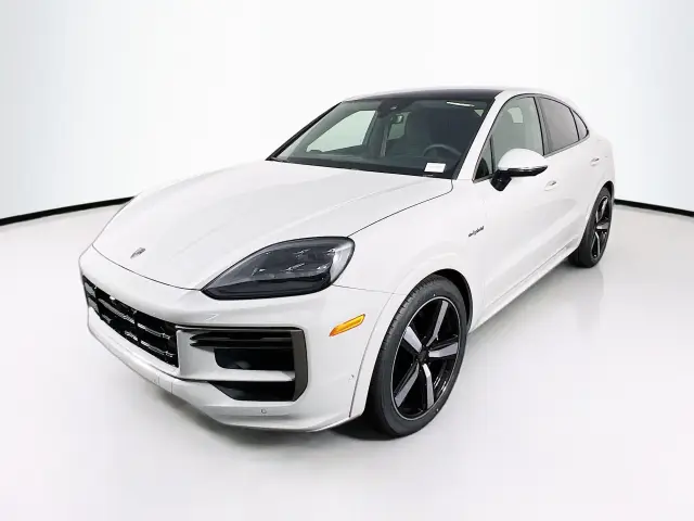 2026 Porsche Cayenne Coup Turbo E-Hybrid - Photo 6