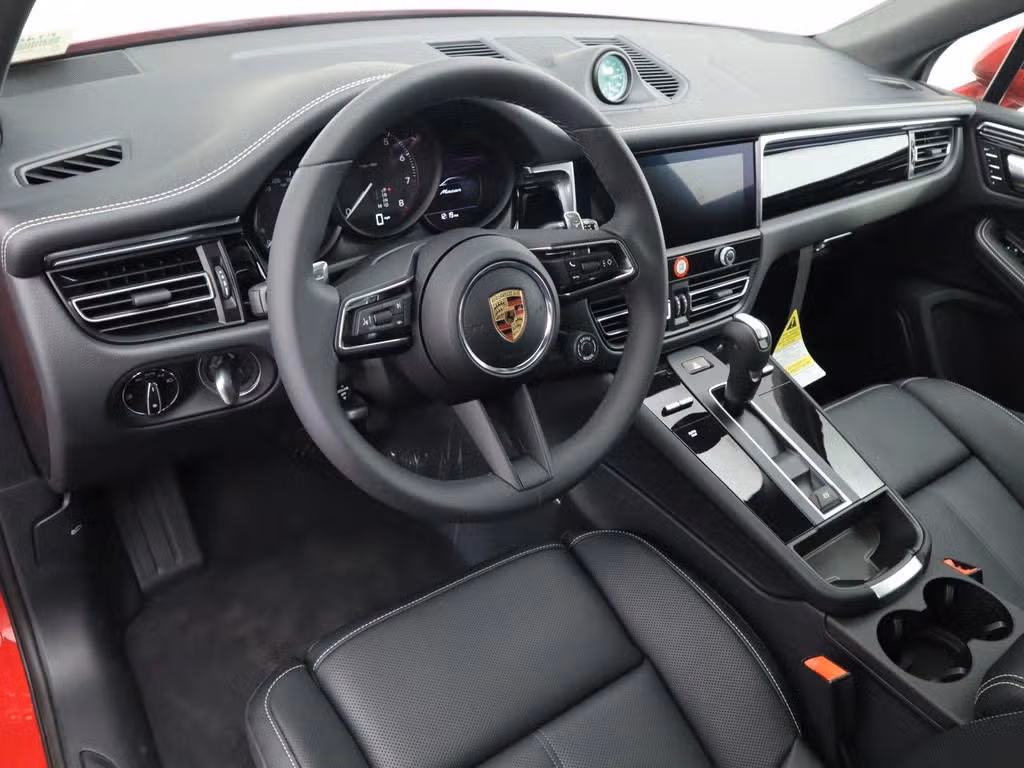 2025 Porsche Macan Base - Photo 28