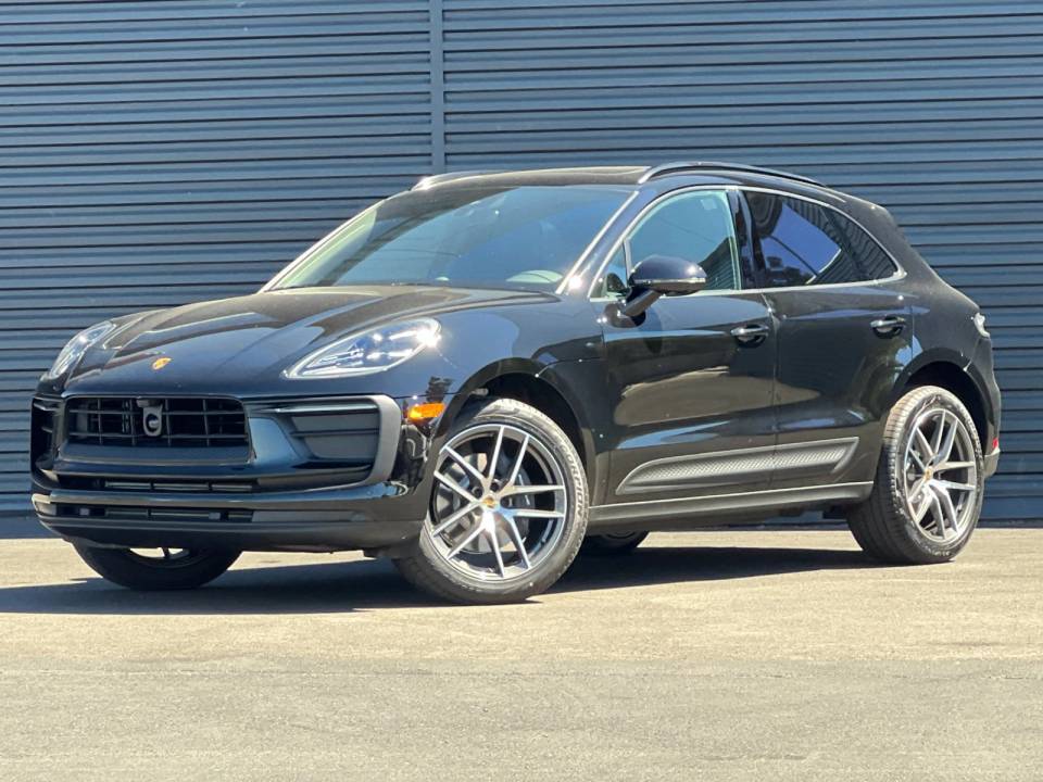 2026 Porsche Macan Base
