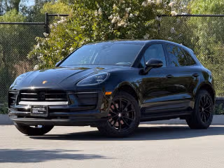 2024 Porsche Macan's photo