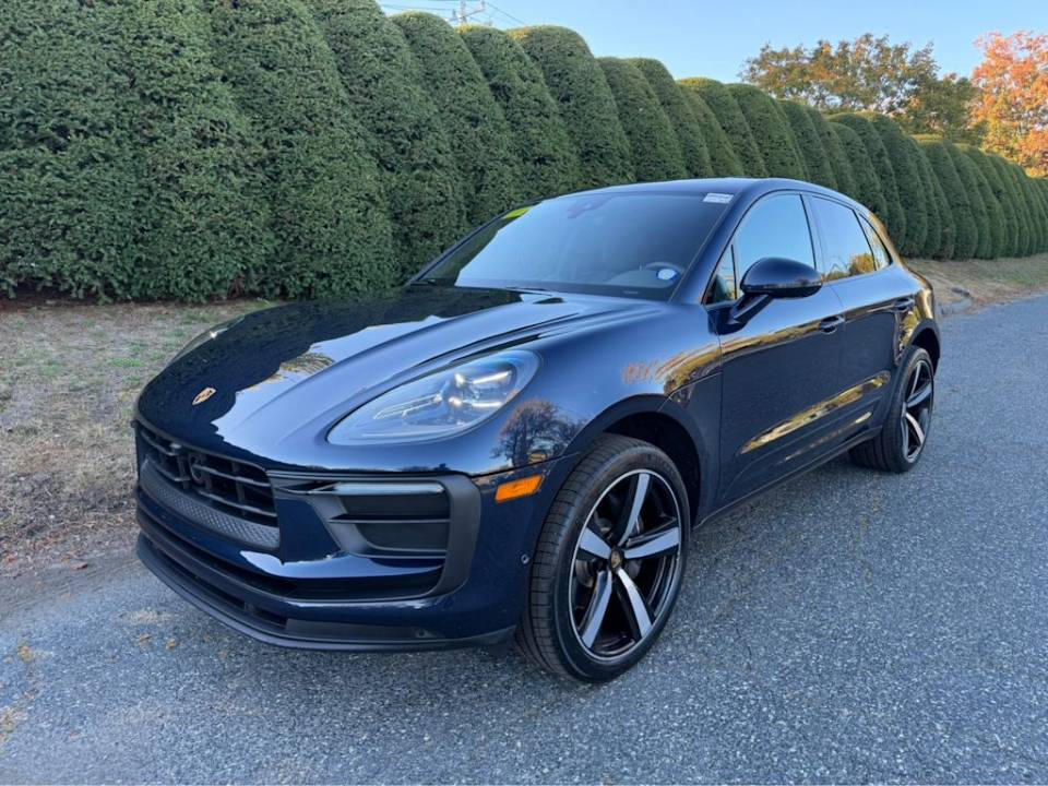 2023 Porsche Macan Base