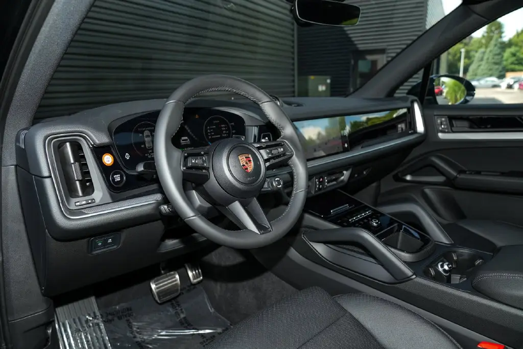 2026 Porsche Cayenne S E-Hybrid - Photo 32
