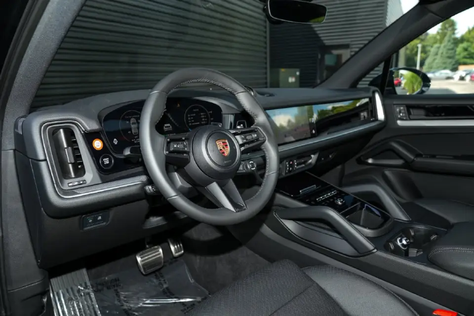 2026 Porsche Cayenne S E-Hybrid - Photo 31