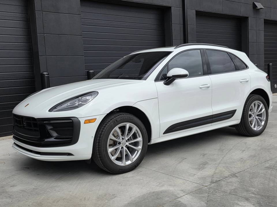2025 Porsche Macan T