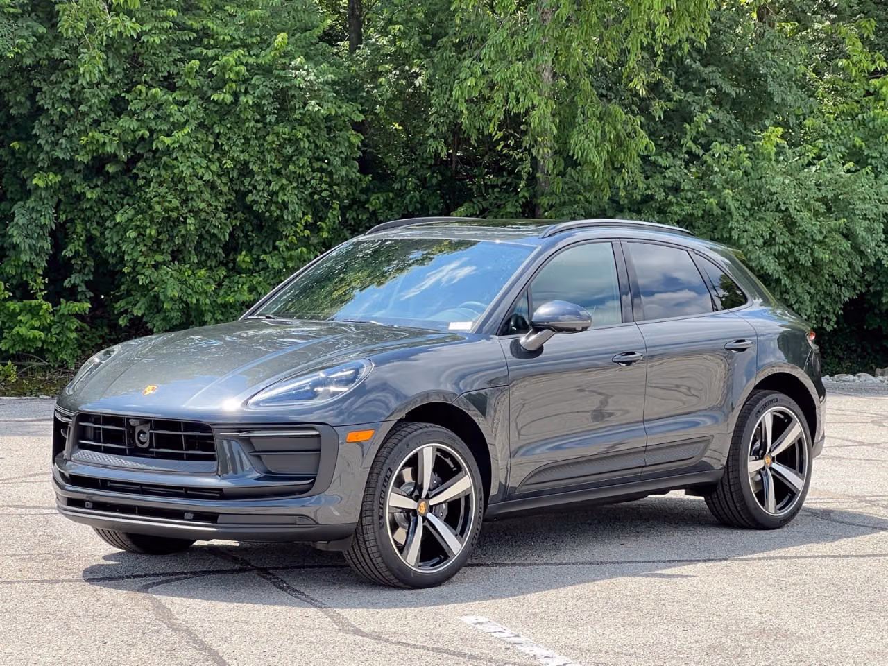 2026 Porsche Macan T - Photo 4