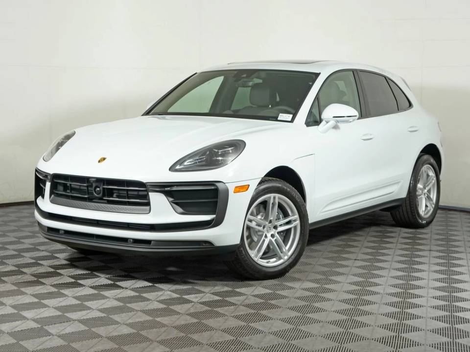 2026 Porsche Macan Base