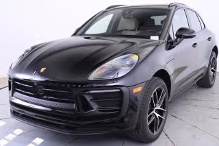 2026 Porsche Macan -'s photo