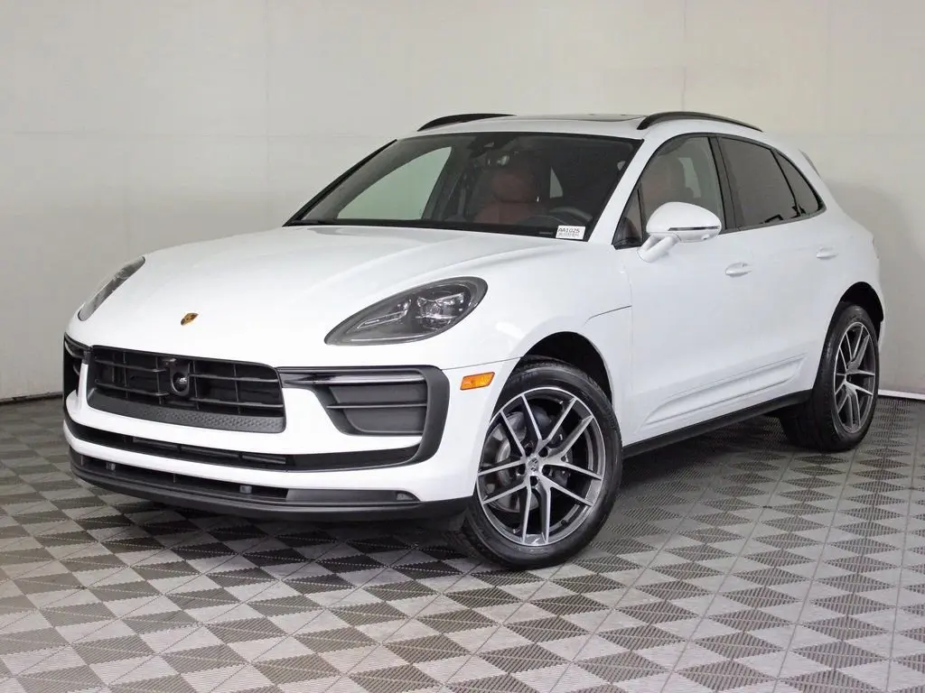 2026 Porsche Macan Base - Photo 8