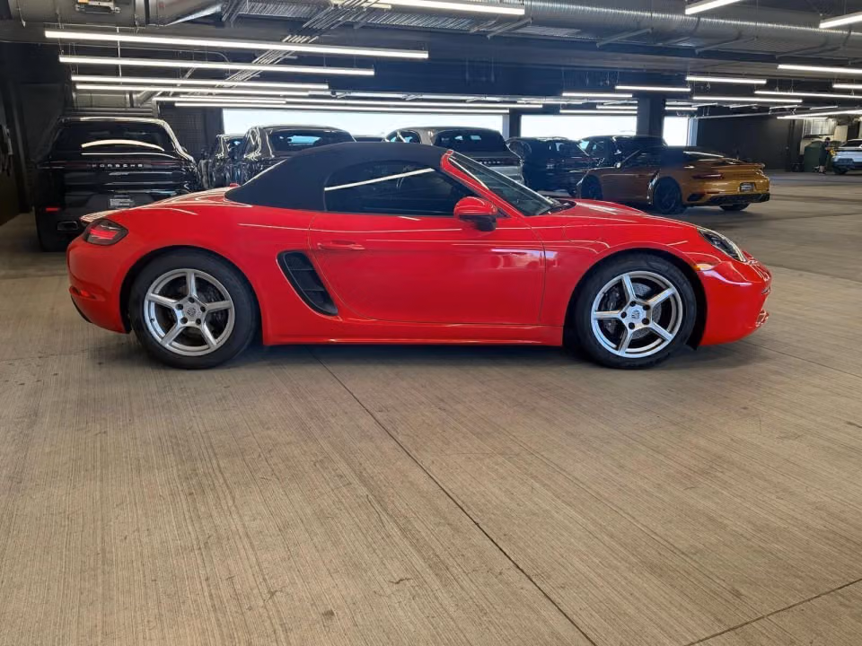 2024 Porsche 718 35