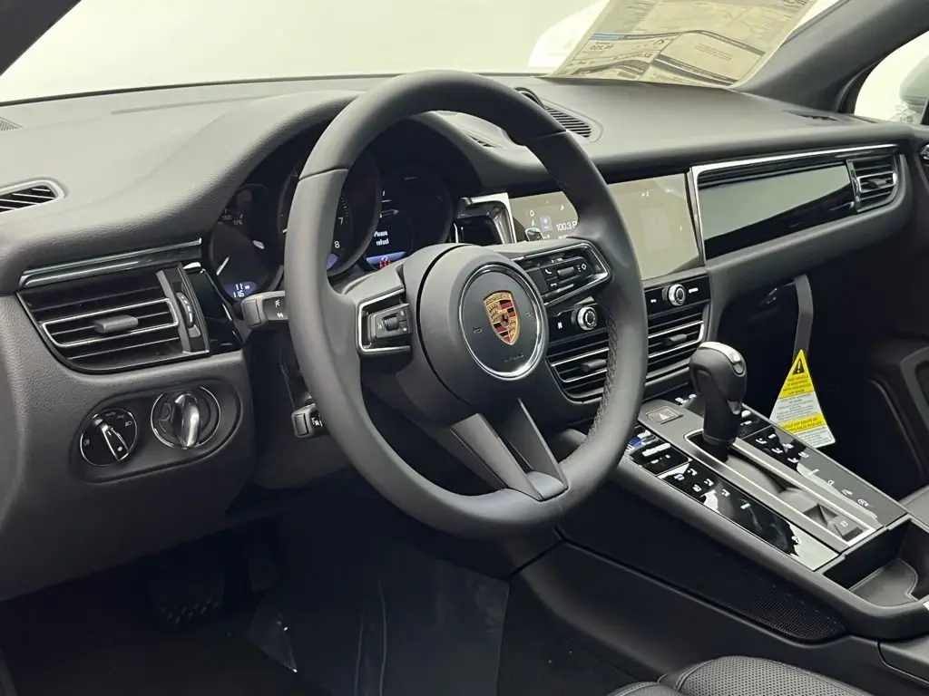 2026 Porsche Macan Base - Photo 32