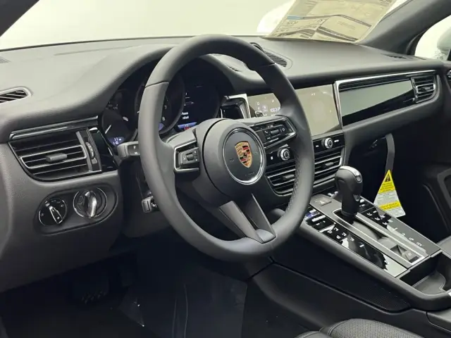 2026 Porsche Macan Base - Photo 30