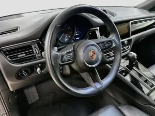 2025 Porsche Macan Base - Photo 29