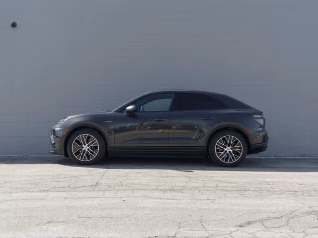 2026 Porsche Macan Base - Photo 10