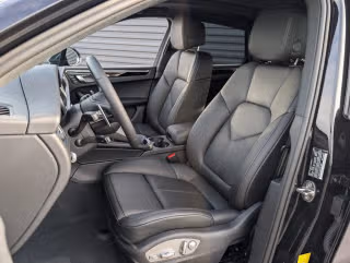 2026 Porsche Macan - Photo 33