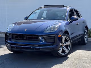 2025 Porsche Macan's photo