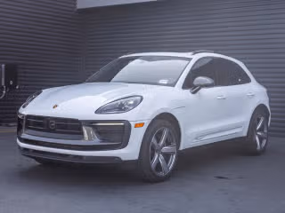 2024 Porsche Macan T's photo