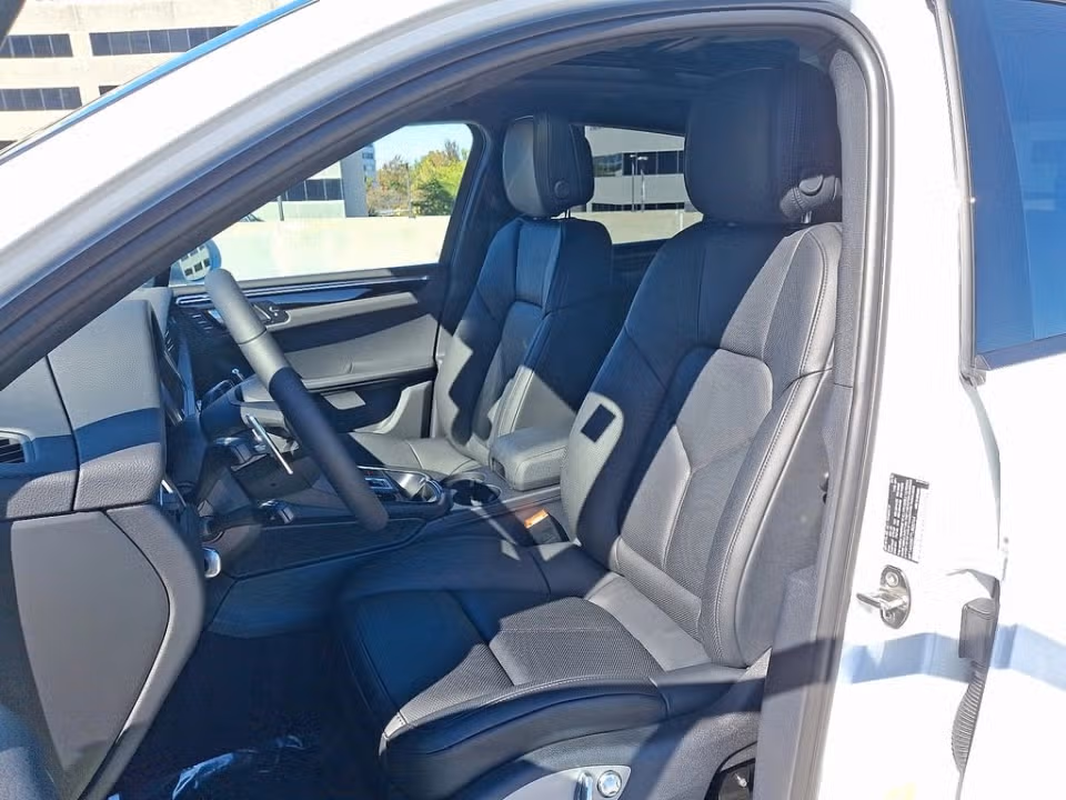 2026 Porsche Macan Base - Photo 35