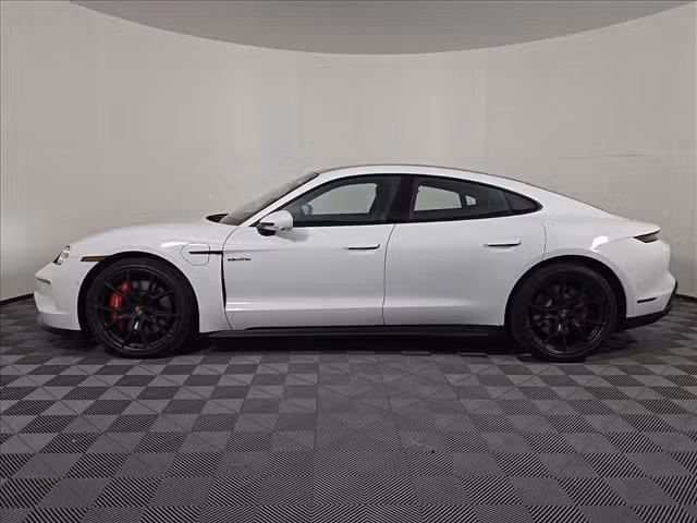 2026 Porsche Taycan GTS - Photo 11