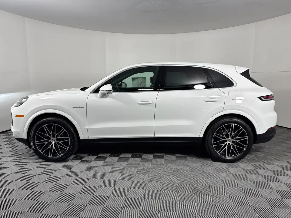 2026 Porsche Cayenne E-Hybrid - Photo 15