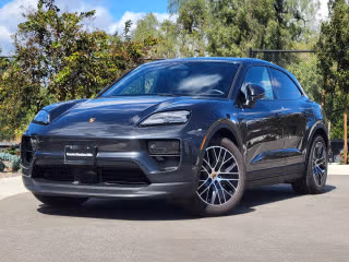 2025 Porsche Macan Macan Electric's photo