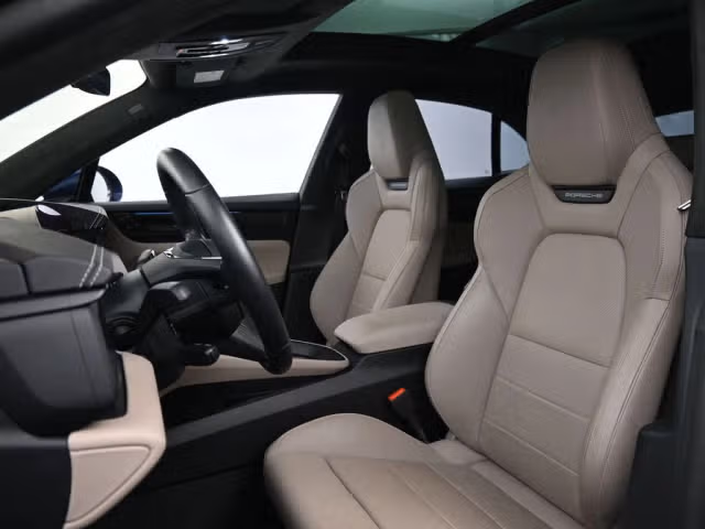 2024 Porsche Macan Turbo Electric - Photo 34