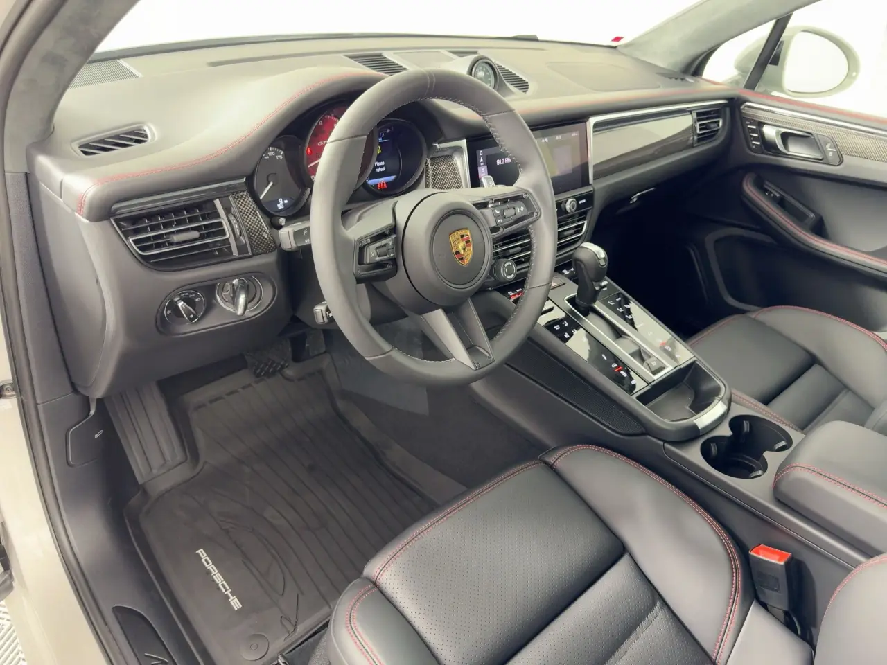 2026 Porsche Macan GTS - Photo 32