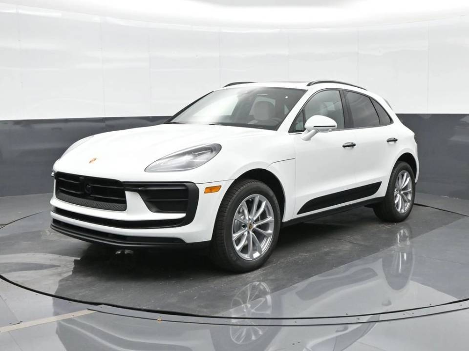 2026 Porsche Macan Base