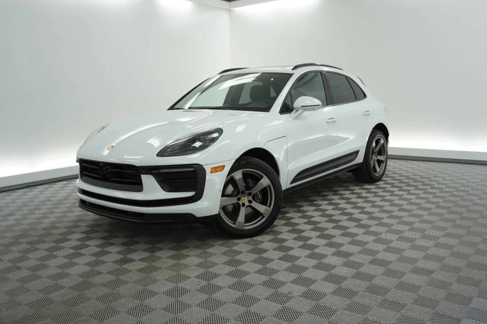 2025 Porsche Macan T