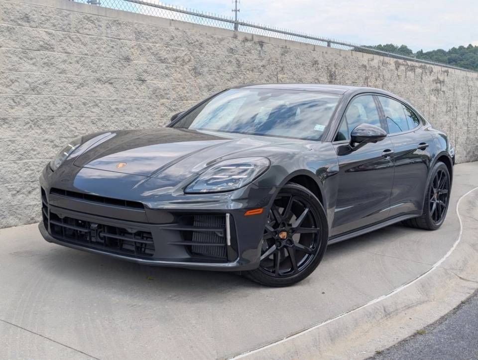 2026 Porsche Panamera Base