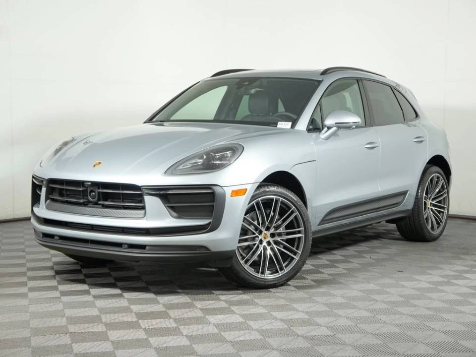 2026 Porsche Macan Base