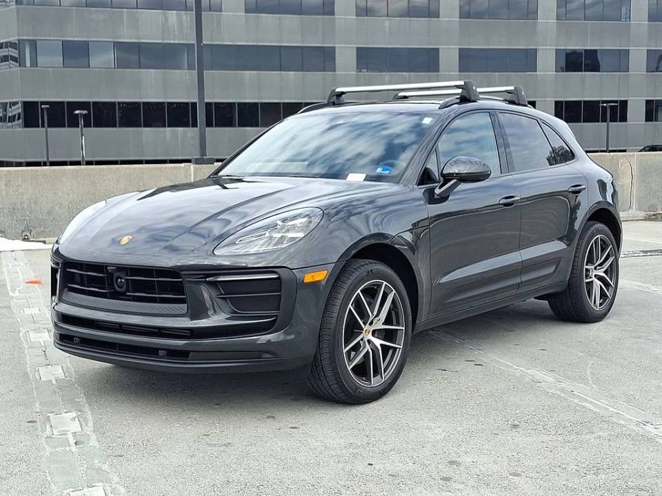 2025 Porsche Macan Base